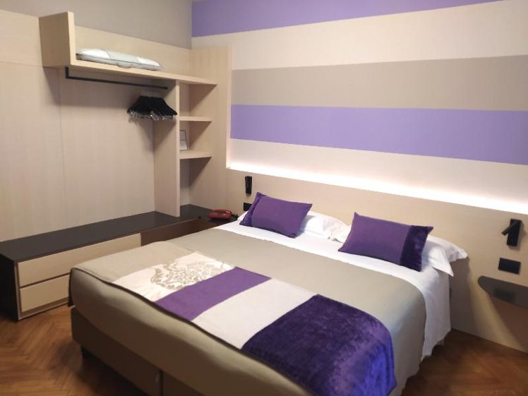 DOUBLE STANDARD Room