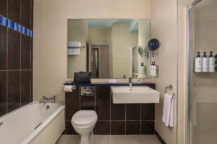 DOUBLE Accessible KING SIZE BED Room