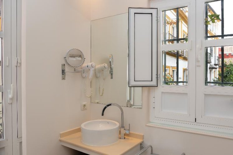 DOUBLE WITH VIEWS Room