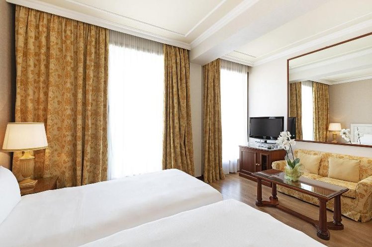 TWIN SUPERIOR Room