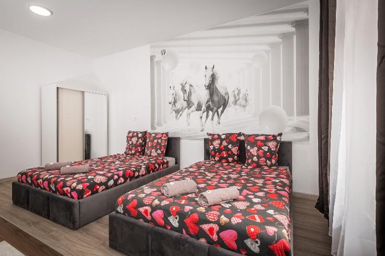 QUADRUPLE STANDARD Room