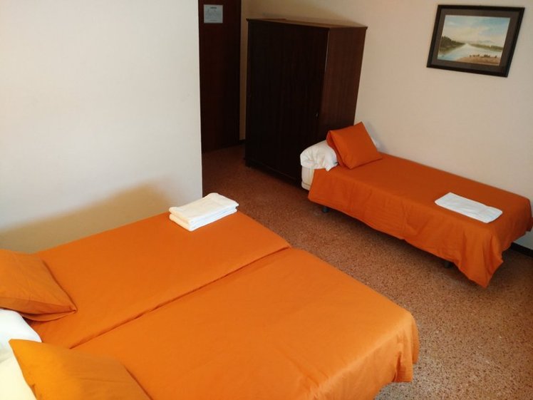 TRIPLE STANDARD Room