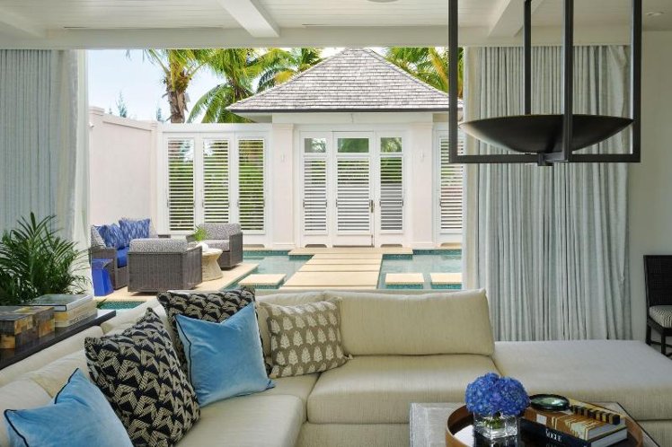 VILLA KING SIZE BED Room