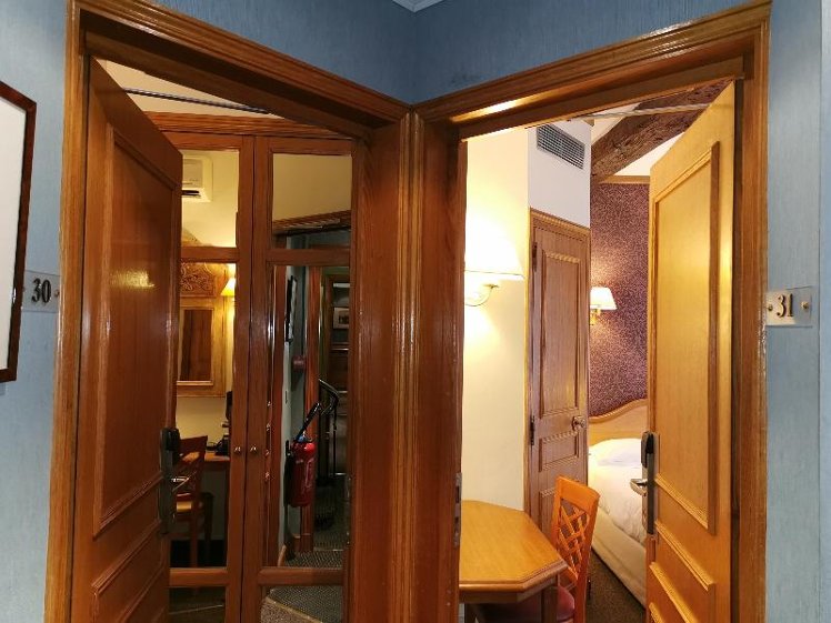 FAMILY ROOM CONNECTING ROOM Room