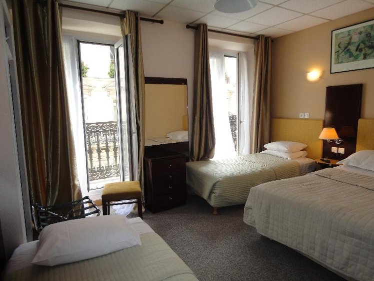 QUADRUPLE STANDARD Room