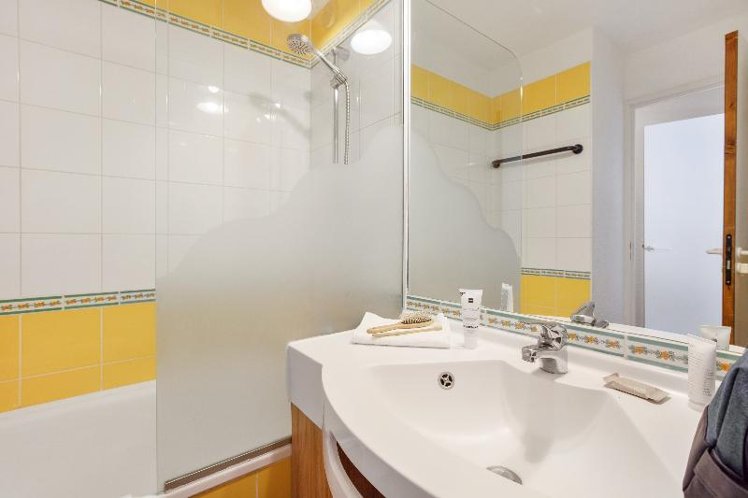 APARTMENT CAPACITY 4 Room