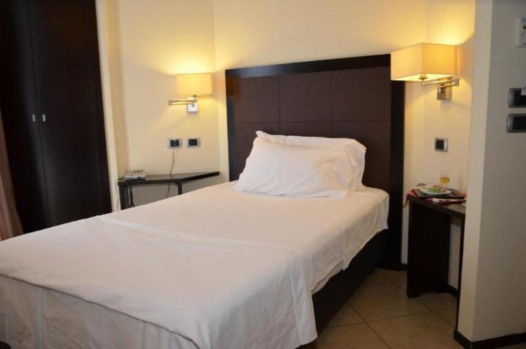DOUBLE SINGLE USE STANDARD Room
