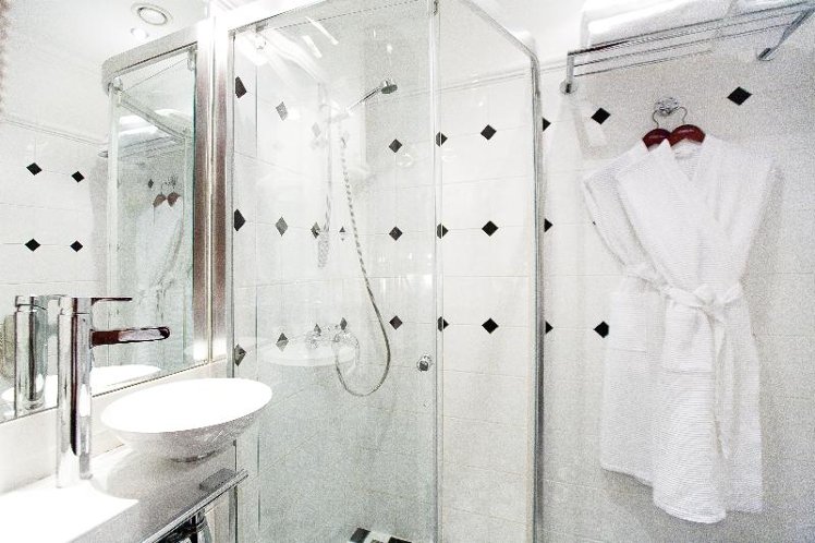 DOUBLE SINGLE USE STANDARD Room