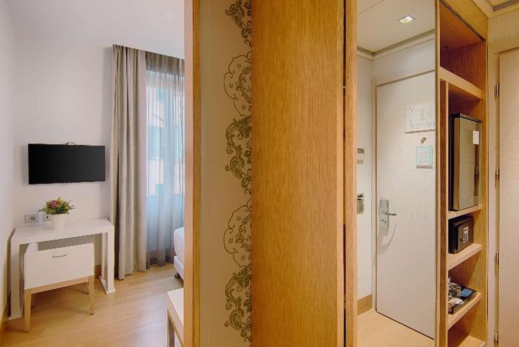 DOUBLE STANDARD Room