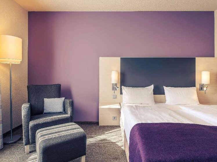 DOUBLE SUPERIOR QUEEN BED Room