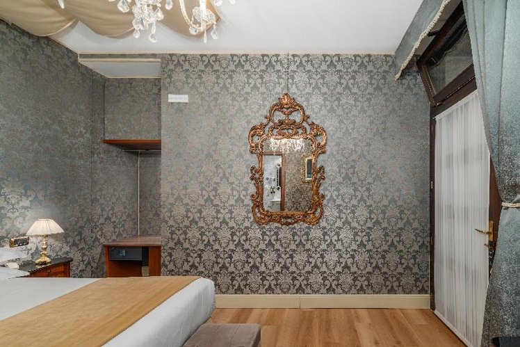 DOUBLE SUPERIOR Room