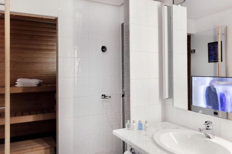 DOUBLE EXECUTIVE KING BED Room