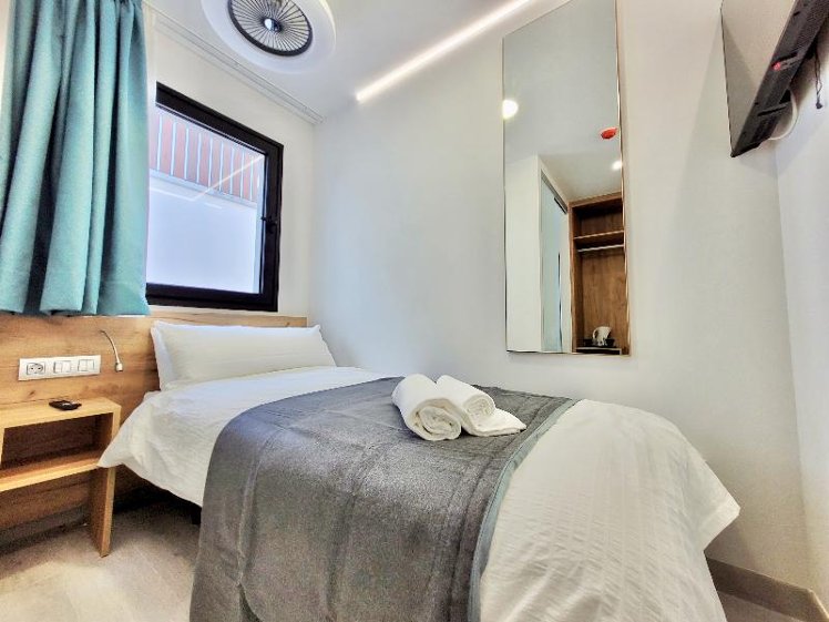 SINGLE STANDARD Room