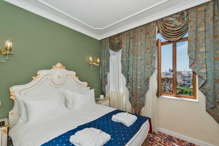 DOUBLE SUPERIOR Room