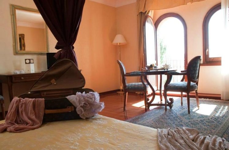 SUITE CAPACITY 5 Room