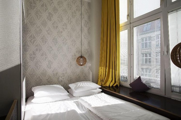 SINGLE STANDARD Room