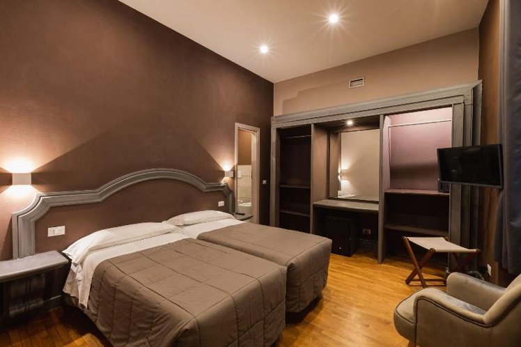 DOUBLE STANDARD Room