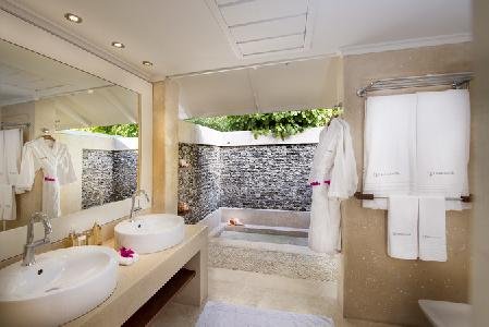 Diamonds Thudufushi Beach & Water Villas