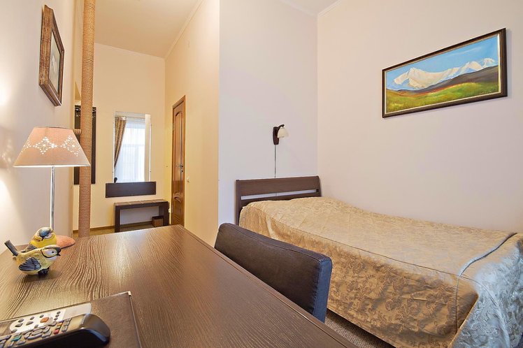 SINGLE STANDARD Room