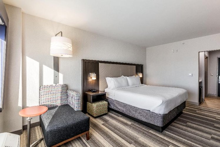 DOUBLE KING SIZE BED Room
