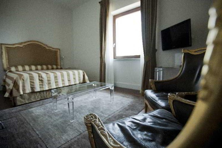 DOUBLE SINGLE USE DELUXE Room