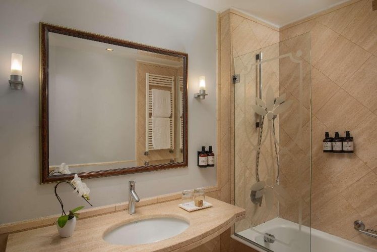 TRIPLE STANDARD Room