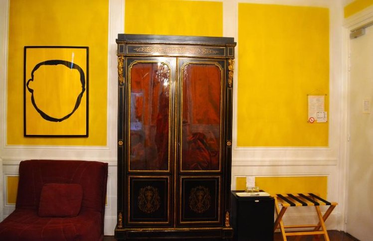 QUADRUPLE DELUXE KING BED Room