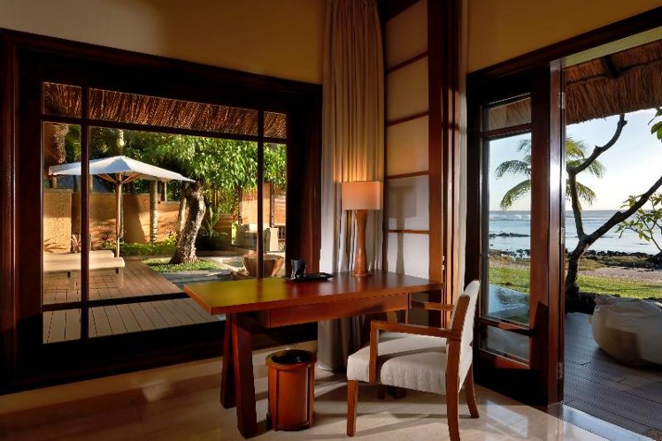 VILLA BEACH FRONT Room