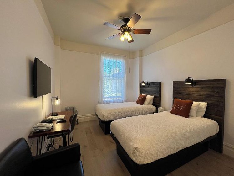 TWIN SUPERIOR Room