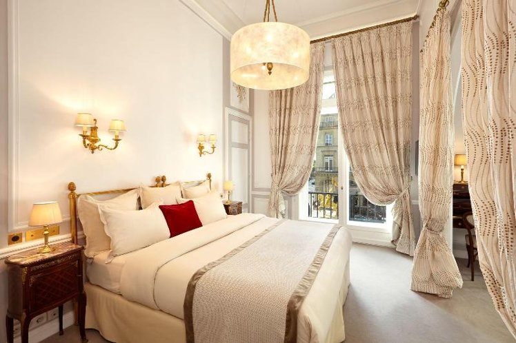 SUITE KING SIZE BED Room