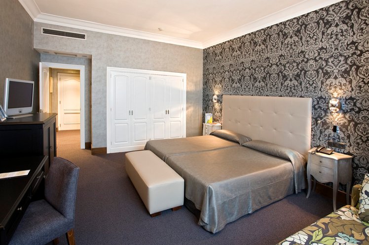 DOUBLE STANDARD Room