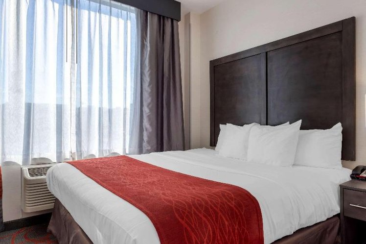 SUITE KING SIZE BED Room