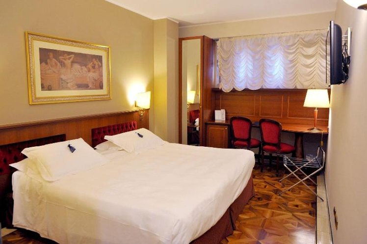 DOUBLE STANDARD Room