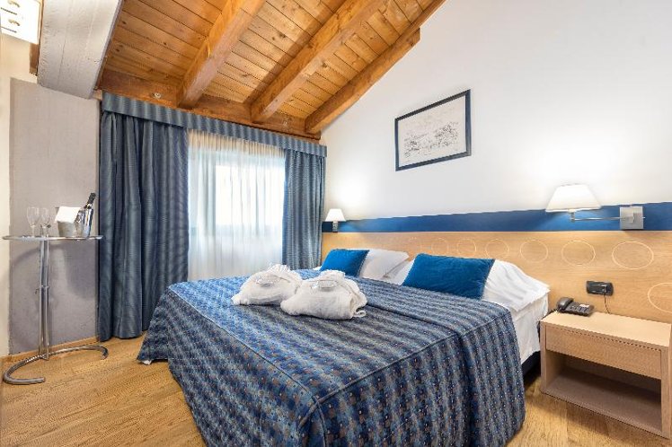 DOUBLE SUPERIOR Room