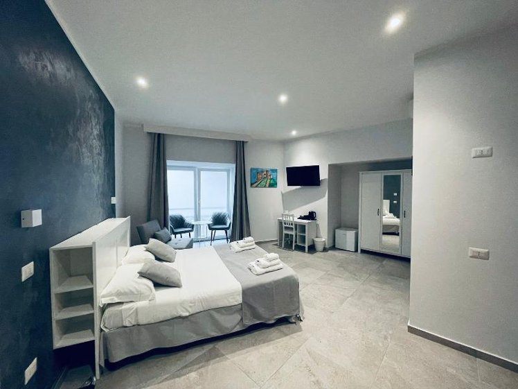 QUADRUPLE STANDARD Room