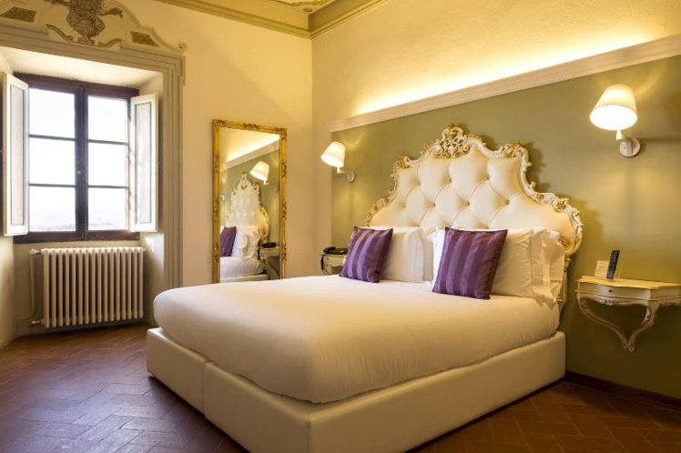 DOUBLE SUPERIOR KING BED Room