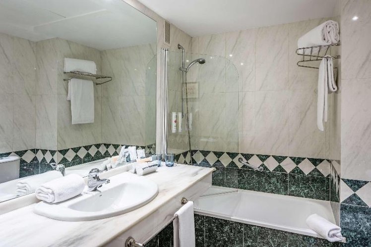 DOUBLE STANDARD Room