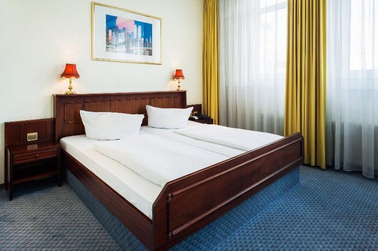 DOUBLE STANDARD Room