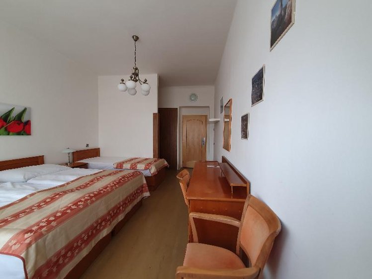 TRIPLE WITH SHARED BATHROOM Room