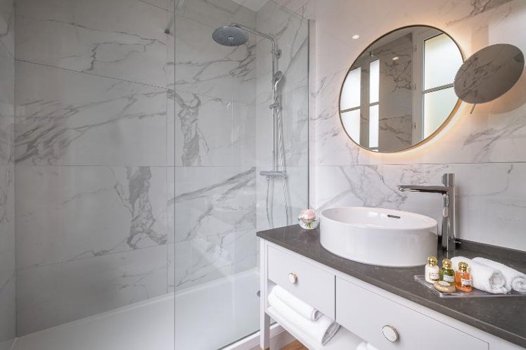 DOUBLE CLASSIC WITH VIEWS Room