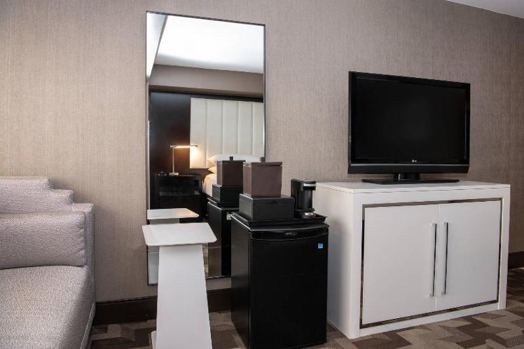 DOUBLE KING SIZE BED Room