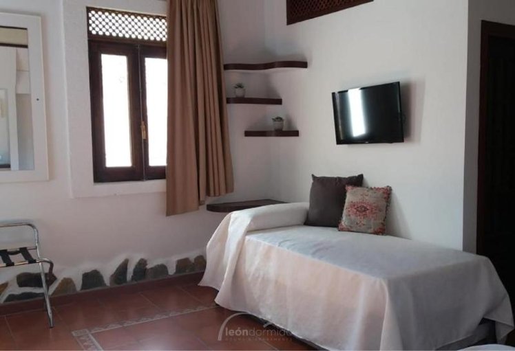 TRIPLE STANDARD Room