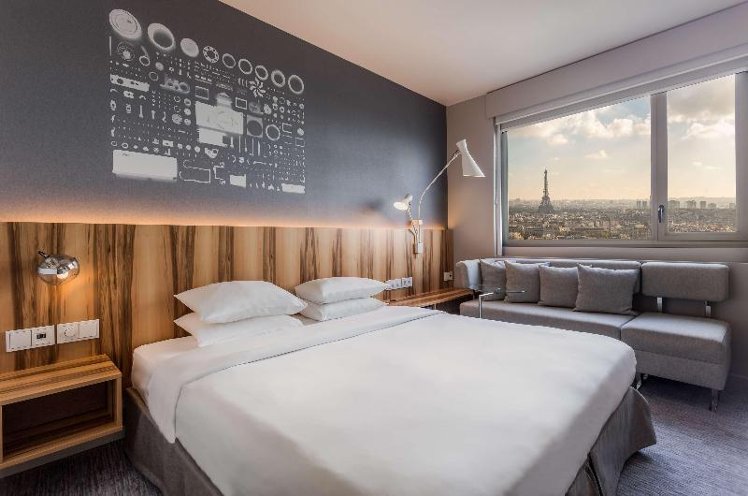 DOUBLE DELUXE KING BED Room