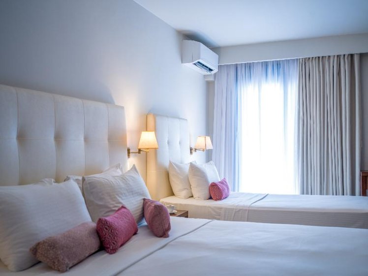 TRIPLE STANDARD Room