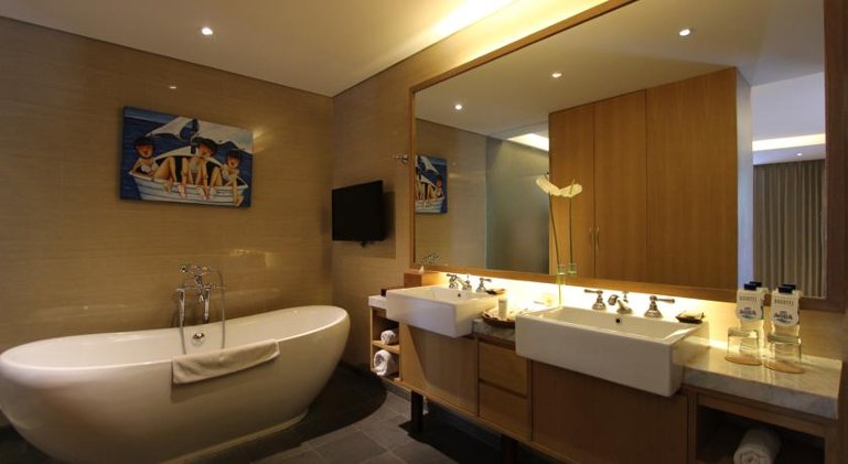 Ossotel Legian Bali