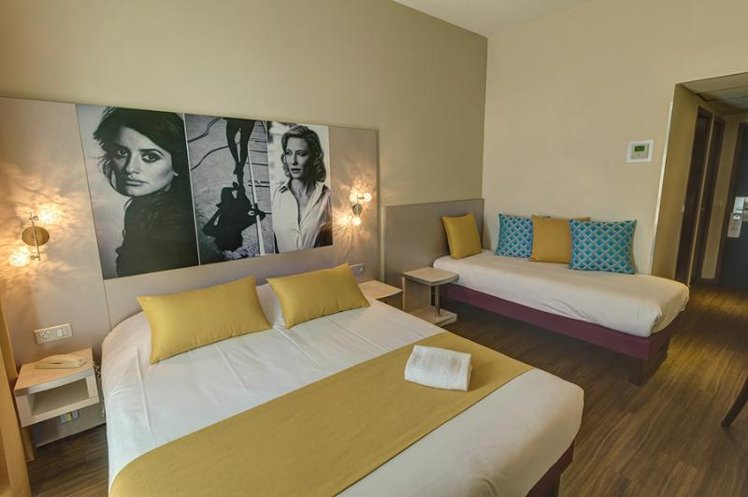 TRIPLE STANDARD Room