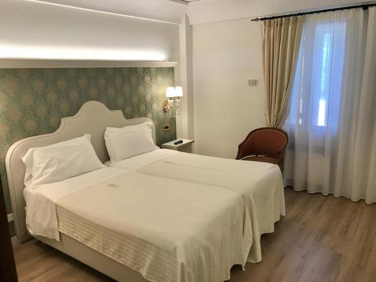 DOUBLE CLASSIC Room