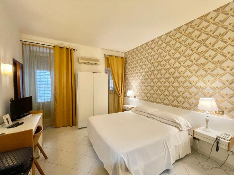 DOUBLE STANDARD Room