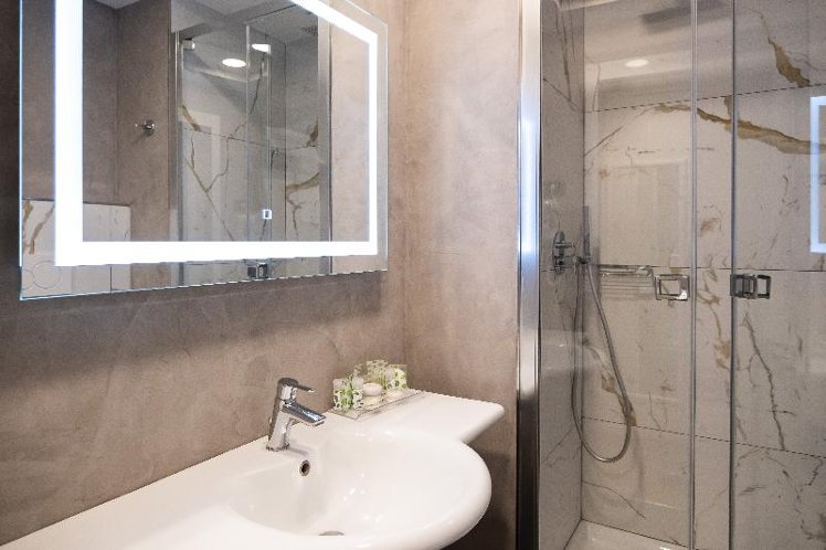 SINGLE STANDARD Room