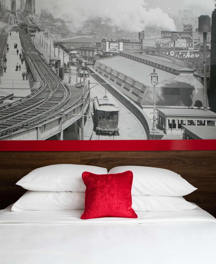 DOUBLE QUEEN SIZE BED Room